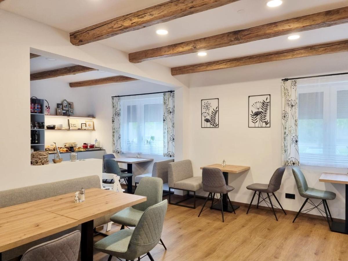 Haus Weiss Bei Julia Daire Sankt Andrä bei Frauenkirchen Dış mekan fotoğraf