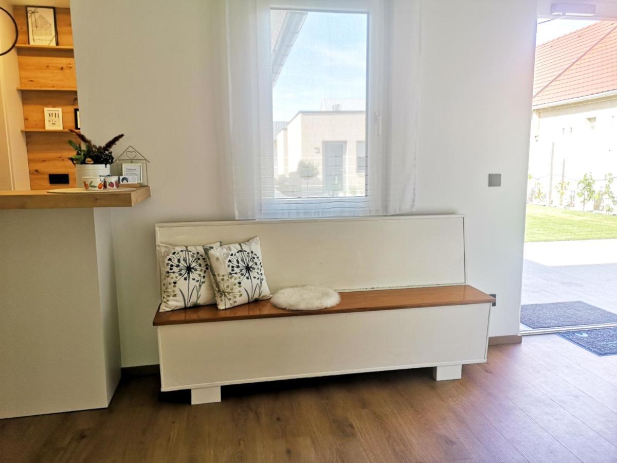 Haus Weiss Bei Julia Daire Sankt Andrä bei Frauenkirchen Dış mekan fotoğraf